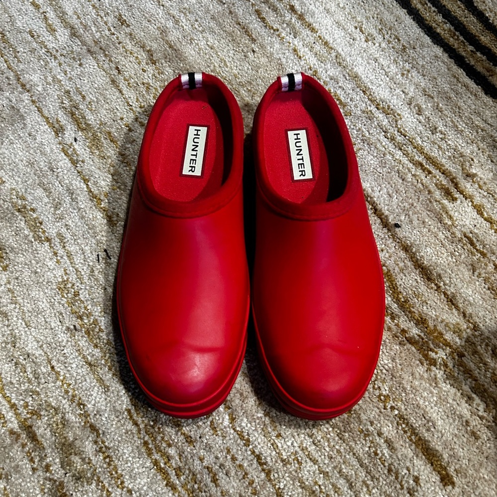Hunter Bold Red Casual Slip-Ons